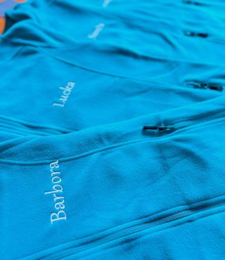 Další fleece je na světě, tentokrát mikča💥🫶 Teplo a pohodlí na prvním místě☕️ #vysivka #fleece #autumn #warmup #ondesign